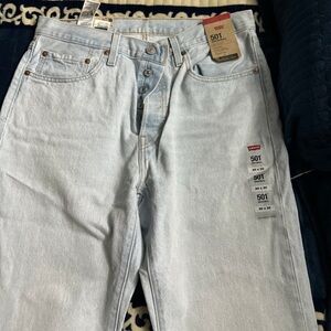 NWT Light Blue Denim Levi’s Jeans 501 Original